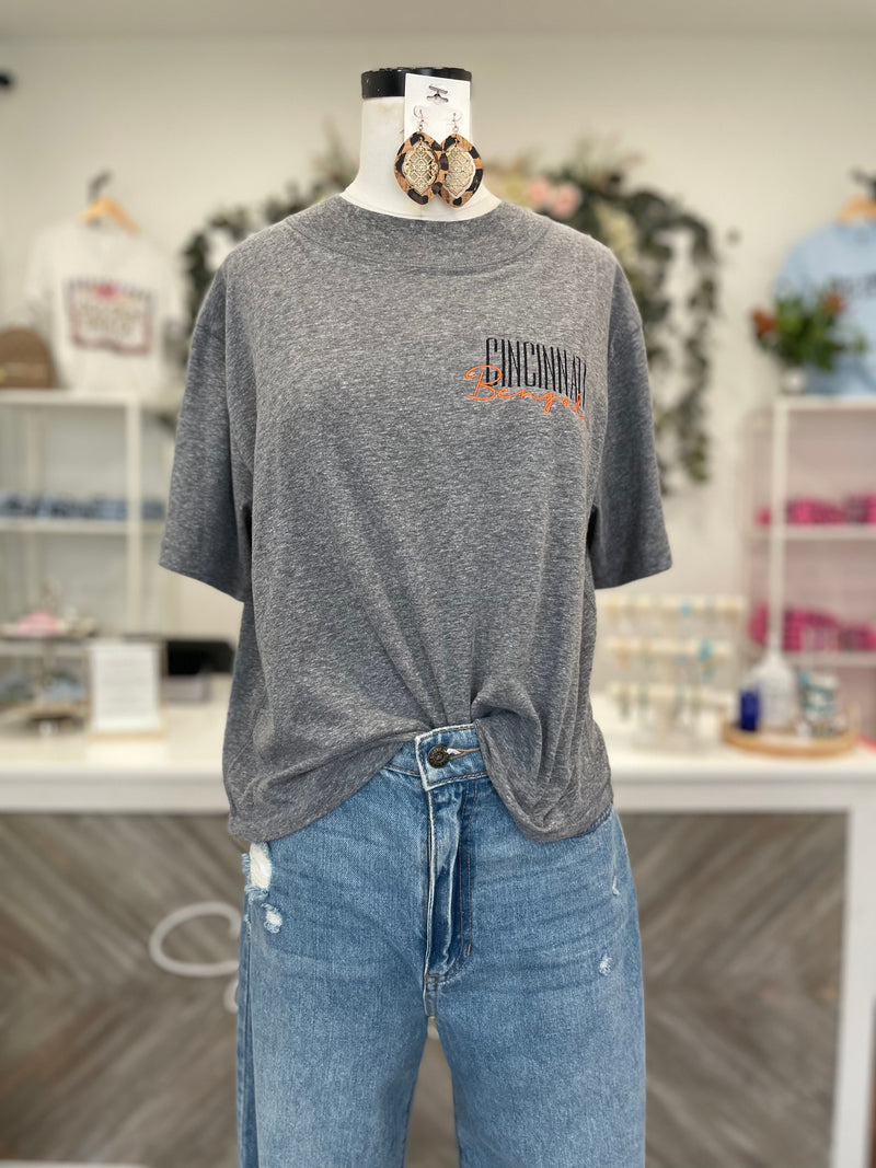 **PREORDER** Retro Cincinnati Cropped Tee
