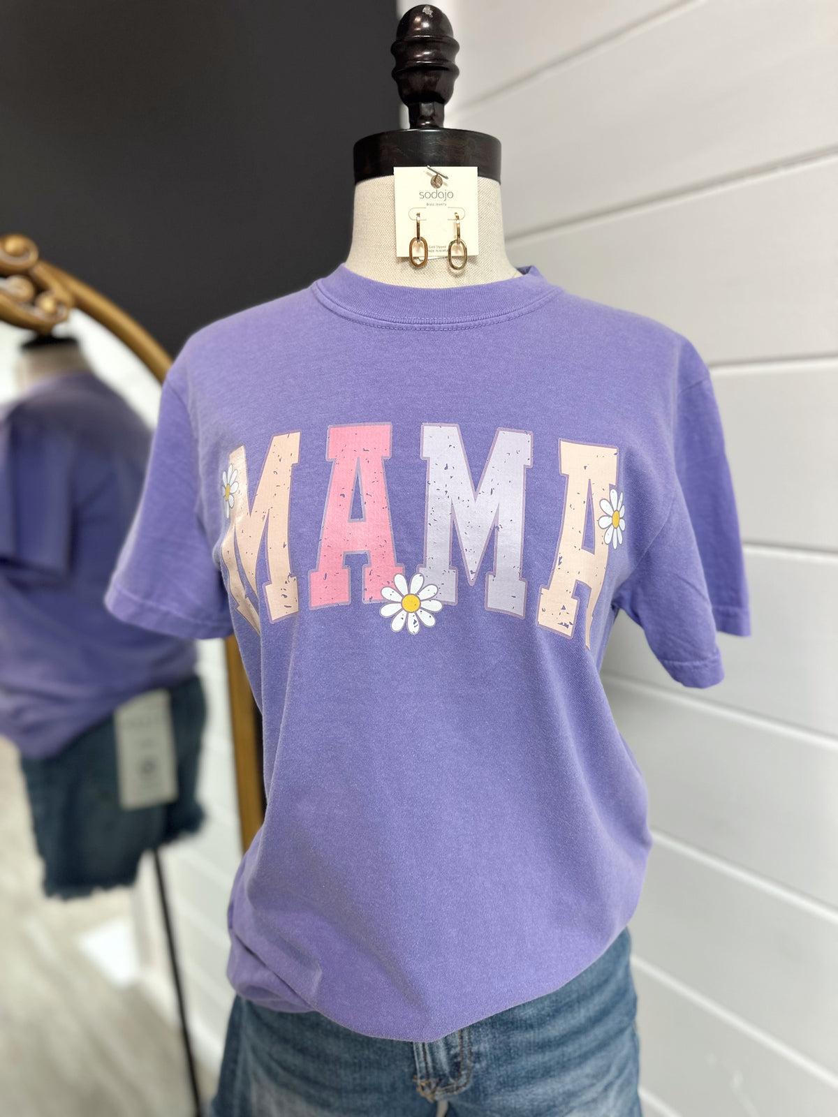 Daisy Mama Graphic Tee