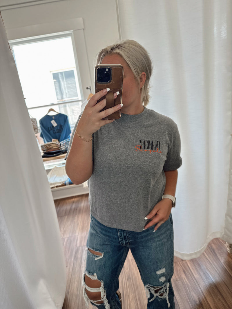 **PREORDER** Retro Cincinnati Cropped Tee