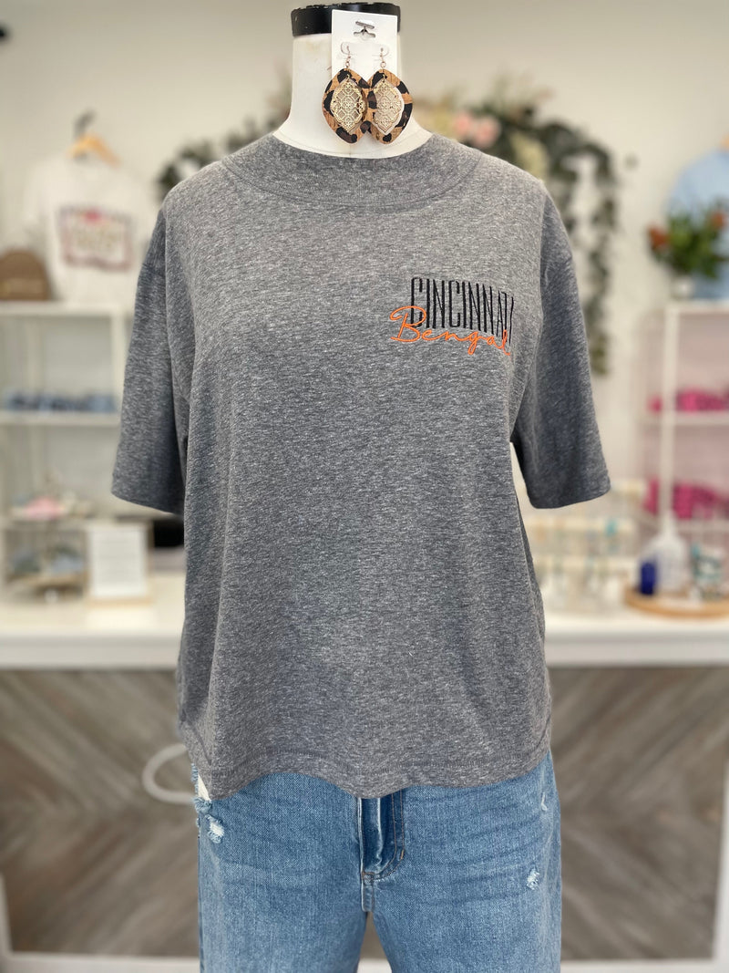 **PREORDER** Retro Cincinnati Cropped Tee