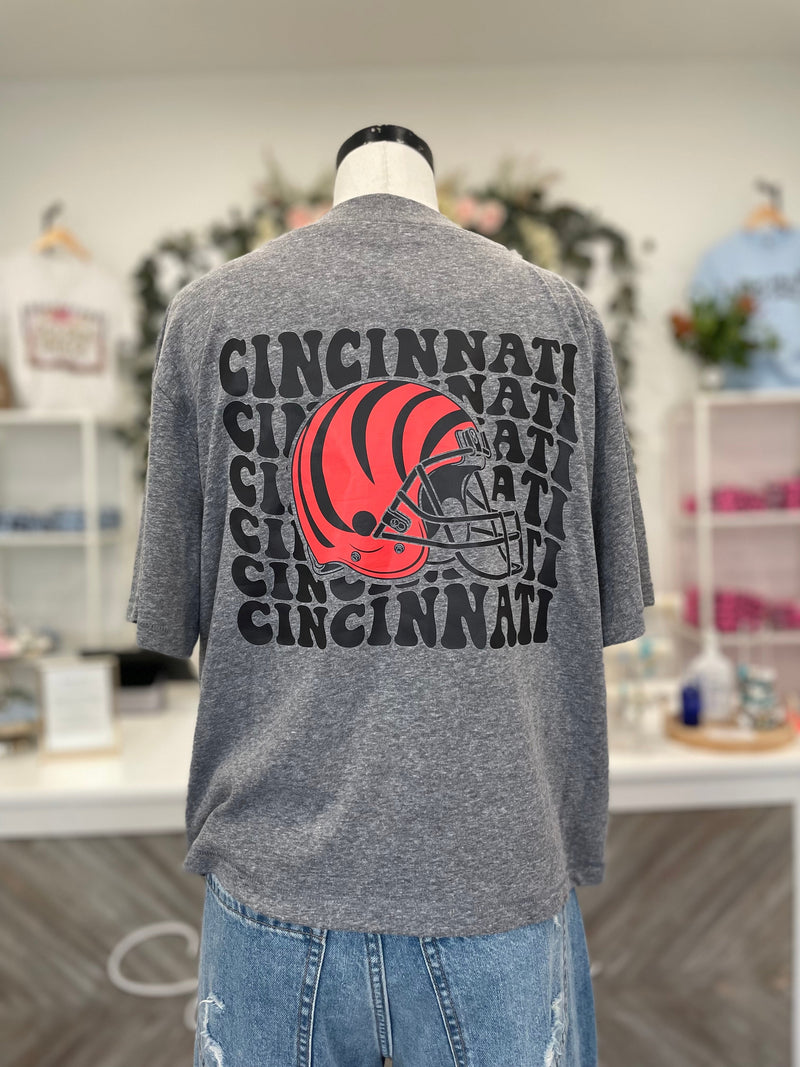 **PREORDER** Retro Cincinnati Cropped Tee