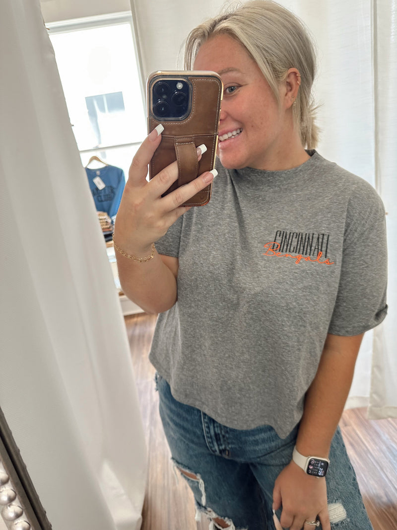 **PREORDER** Retro Cincinnati Cropped Tee