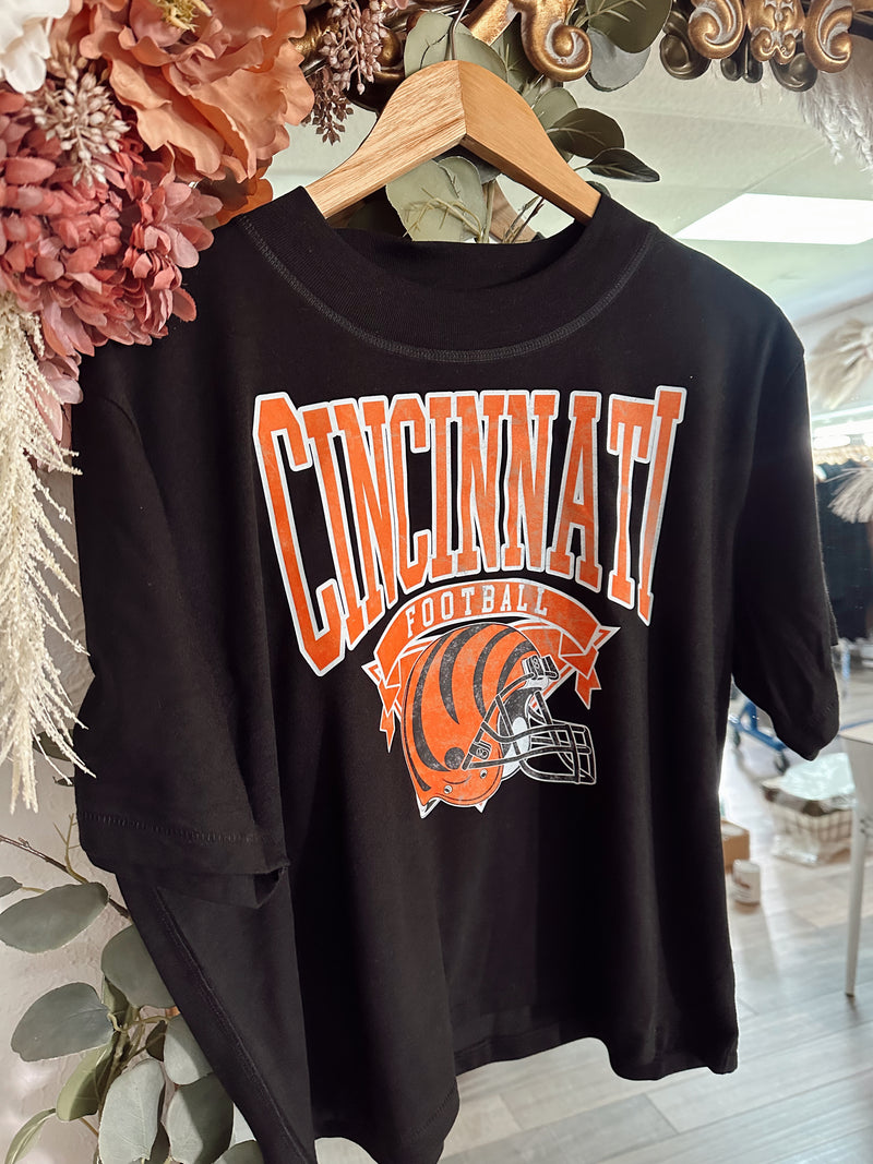 Cincinnati Football Cropped Black Tee