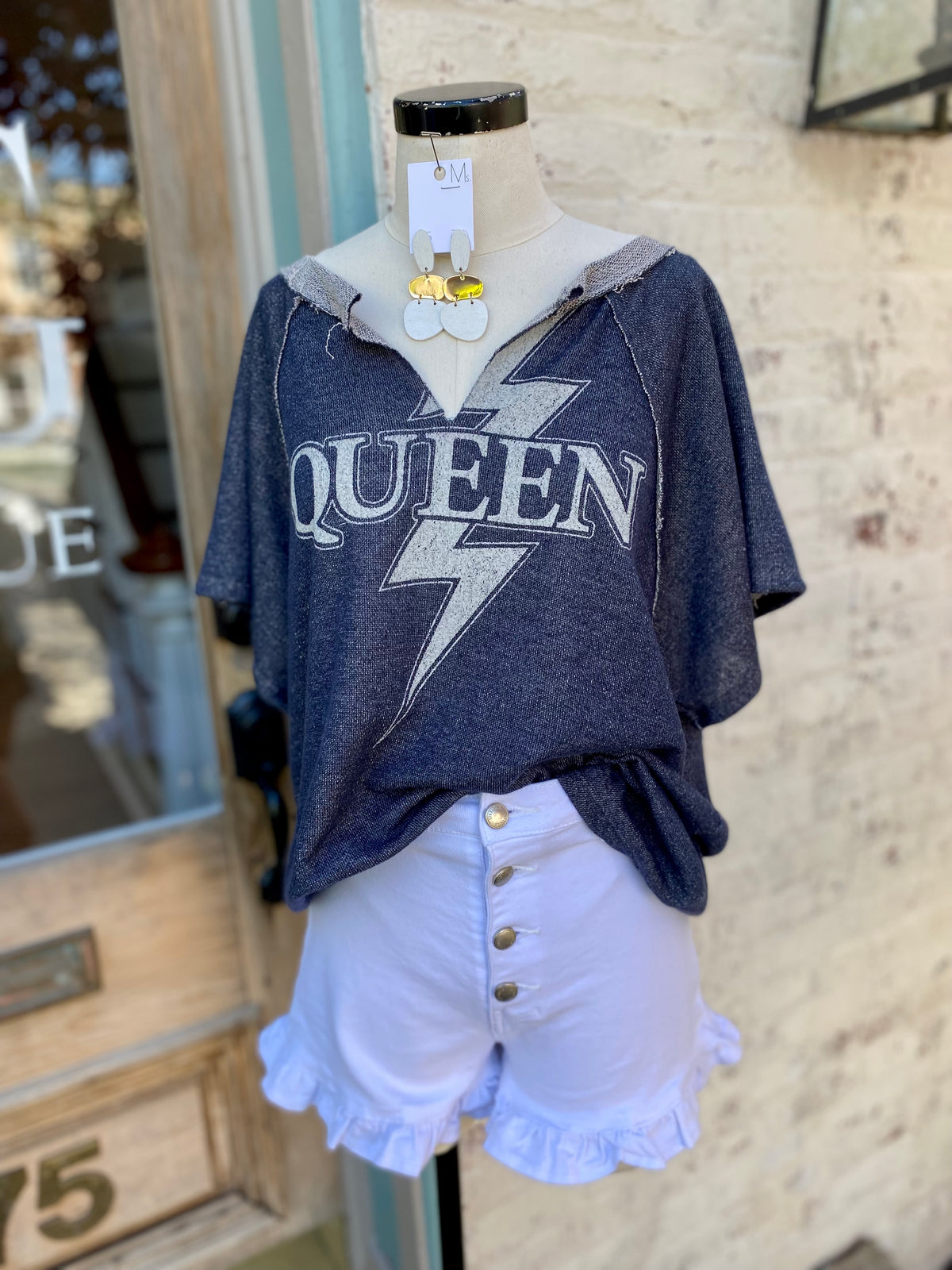 Queen Graphic Knit Top-Navy