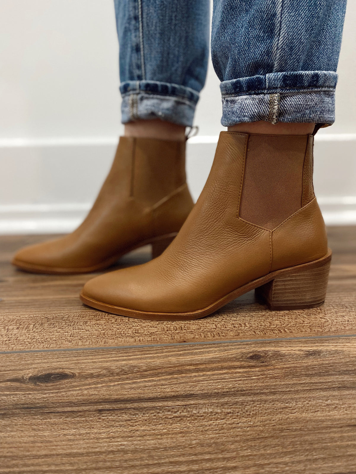Filip Chelsea Bootie-Camel