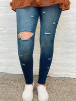 Bellini Distressed Skinny Jean