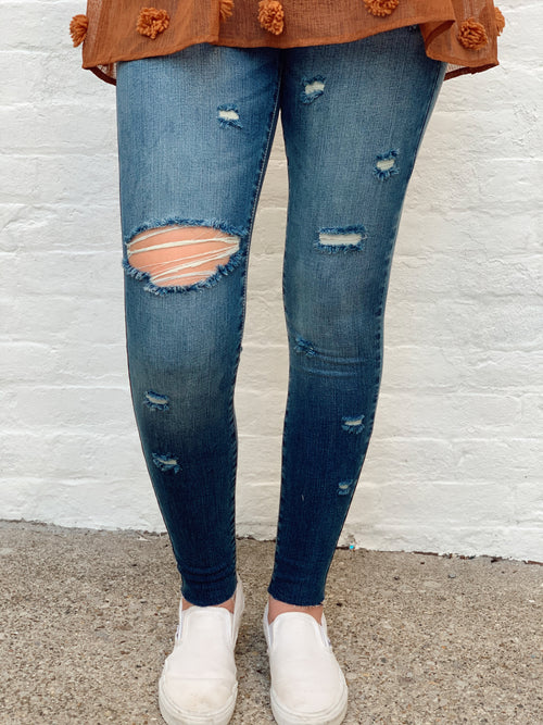 Bellini Distressed Skinny Jean